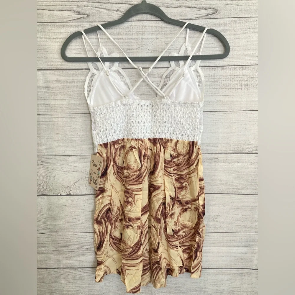 Vine And Valley | NWT Women’s Spaghetti Strap Lace & Marble Print Romper - Picture 3 of 6